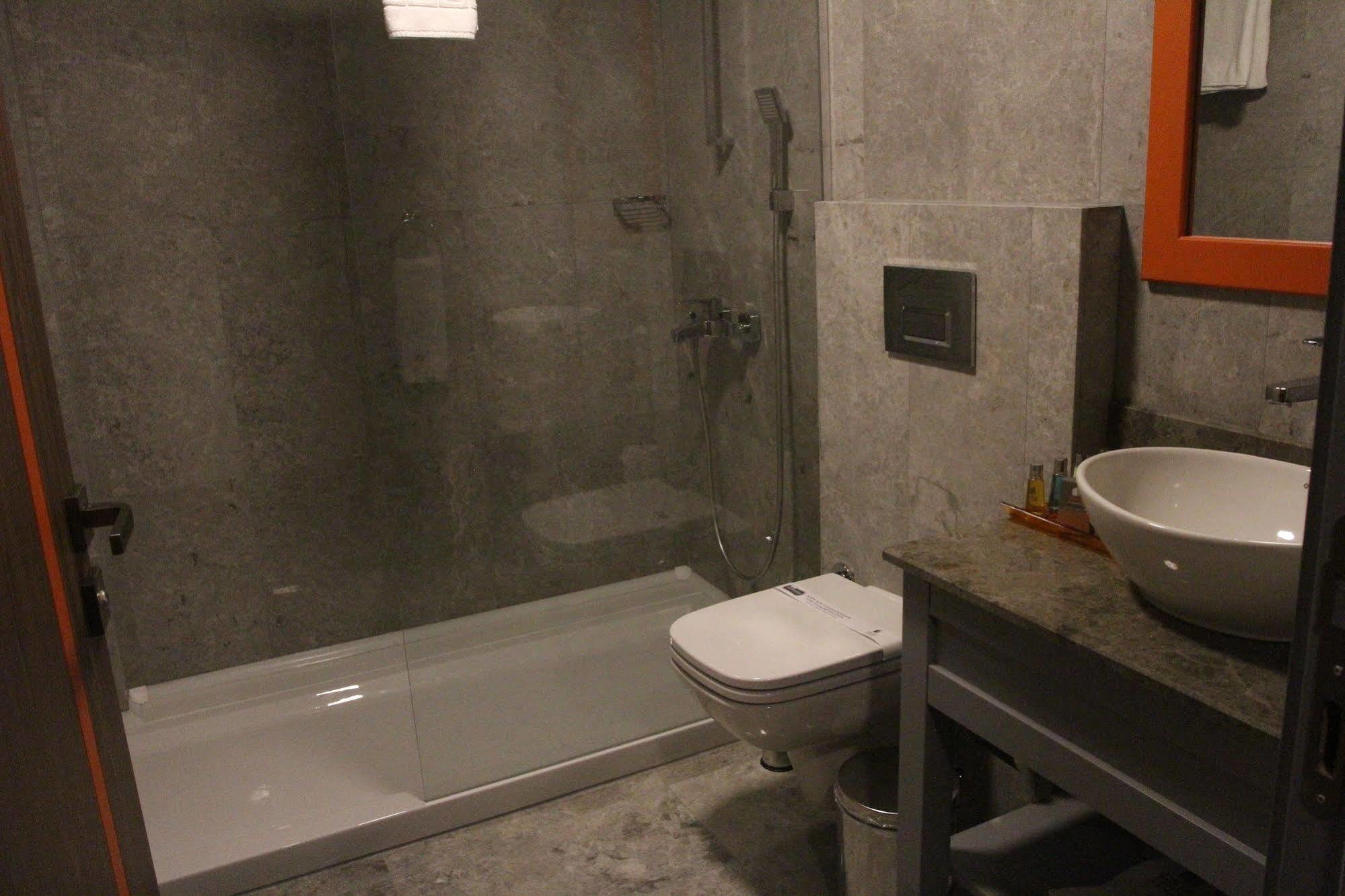 Hotel Onyx Business